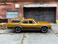 Matchbox 1971 Oldsmobile Vista Cruiser in Brown, loose diecast car