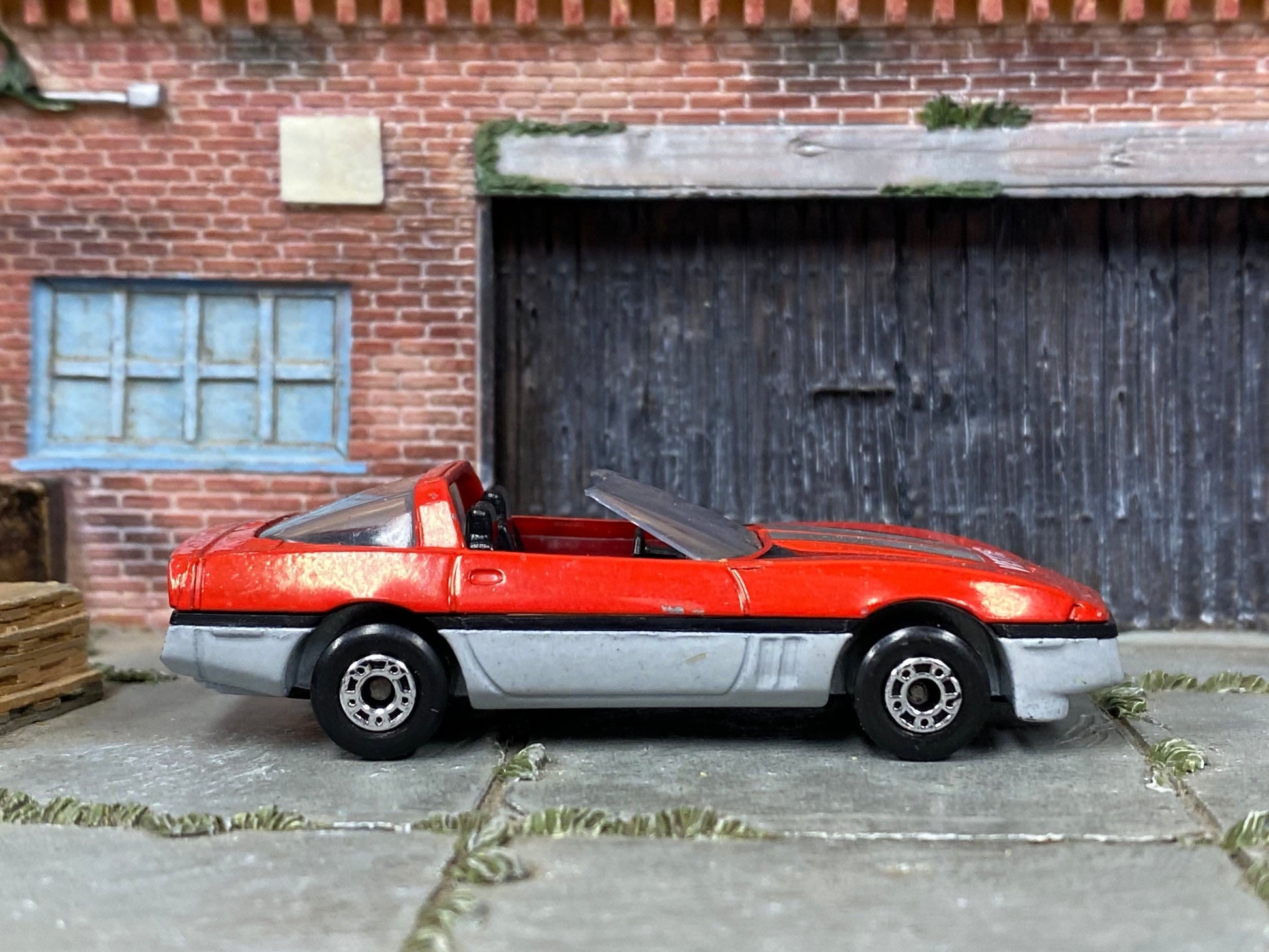 Loose Matchbox - 1984 Corvette - Red, Black and Gray
