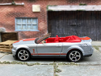 Matchbox 2007 Ford Mustang Shelby GT500 Convertible silver and red loose diecast - gallery image 3 of 3