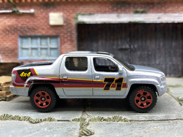 Matchbox 2007 Honda Ridgeline in Silver 71, loose diecast car