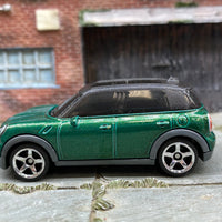 Loose Matchbox - 2011 Mini Copper Countryman - Green
