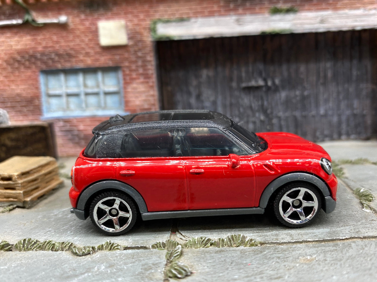 Loose Matchbox - 2011 Mini Copper Countryman - Red