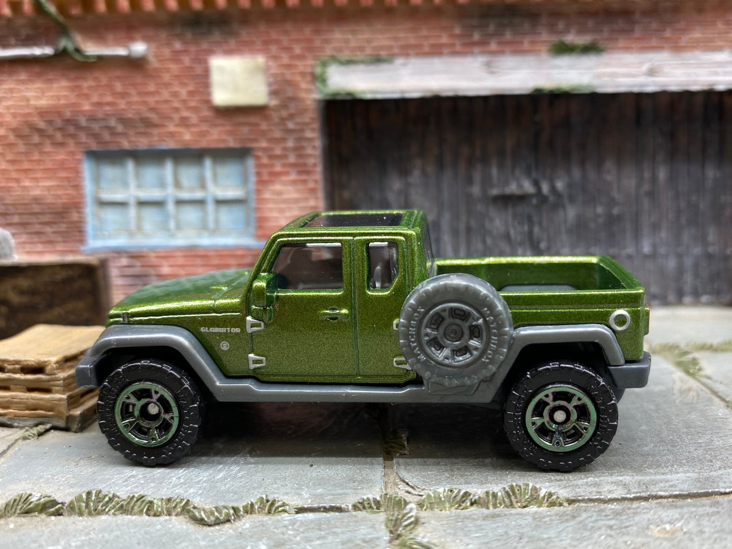 Loose Matchbox - 2017 Jeep Gladiator Truck - Green