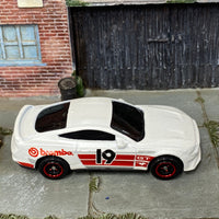 Loose Matchbox - 2019 Ford Mustang Coupe - White and Red Brembo Brakes