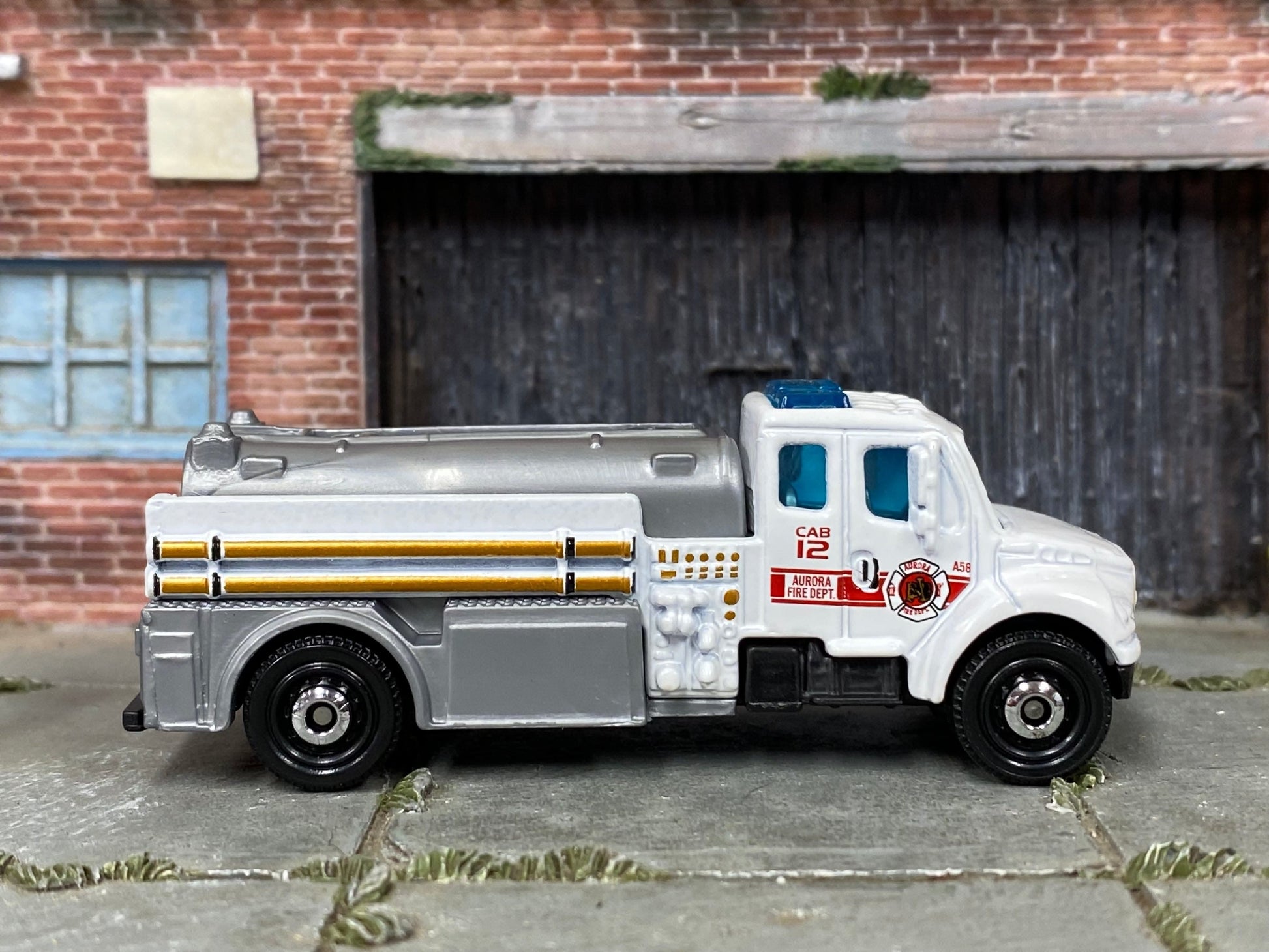 Loose Matchbox - Freightliner Business Class - White