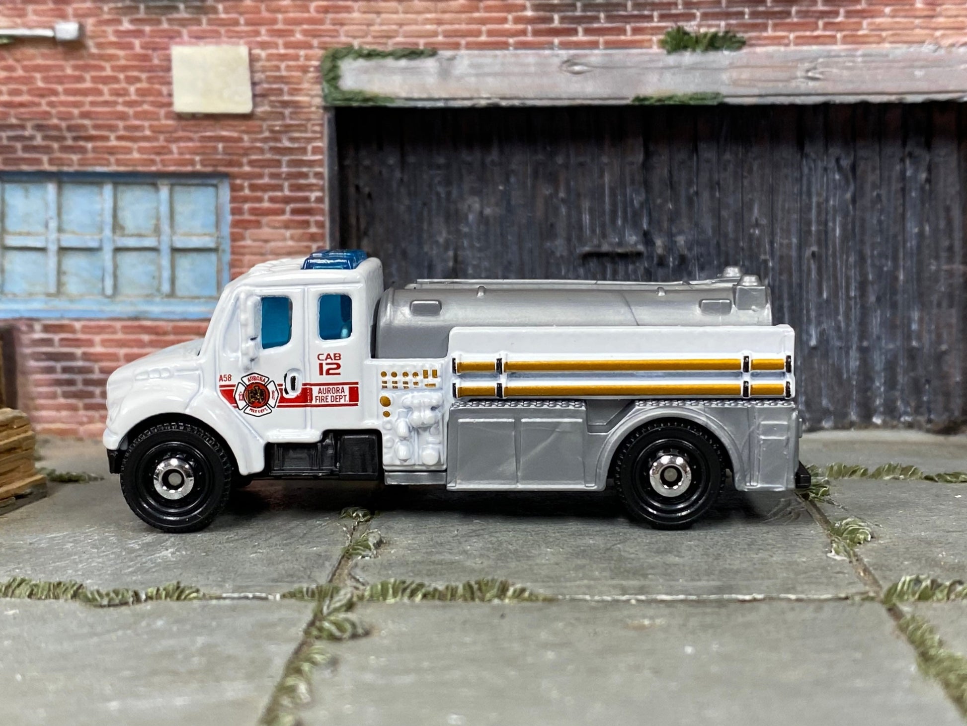 Loose Matchbox - Freightliner Business Class - White