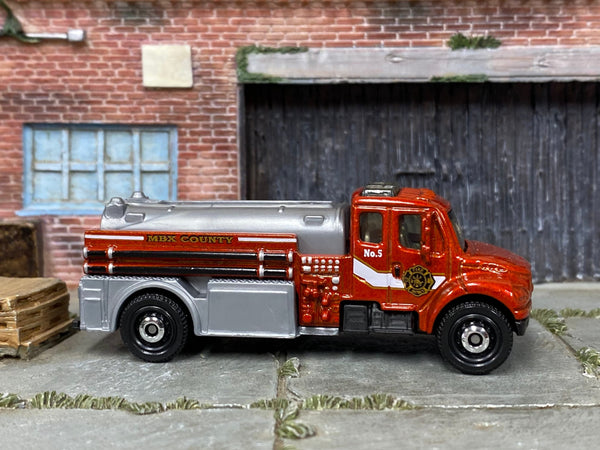 Matchbox Freightliner Business Class in Brown, loose diecast car