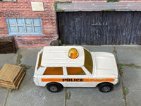 Matchbox Range Raver Police Patrol no20 White and Orange loose diecast - side profile detail shot