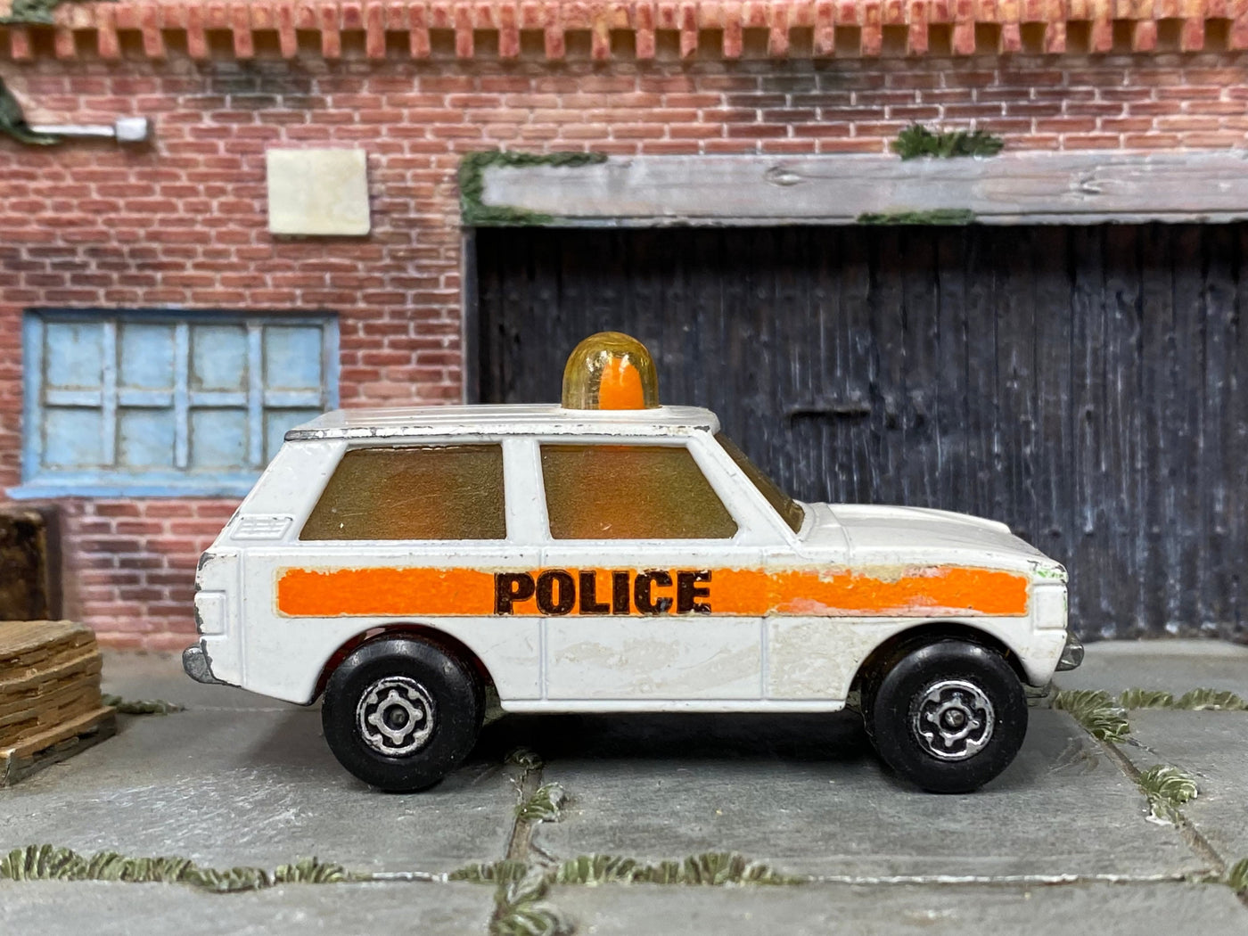 Matchbox Range Raver Police Patrol no20 in White and Orange, loose diecast car