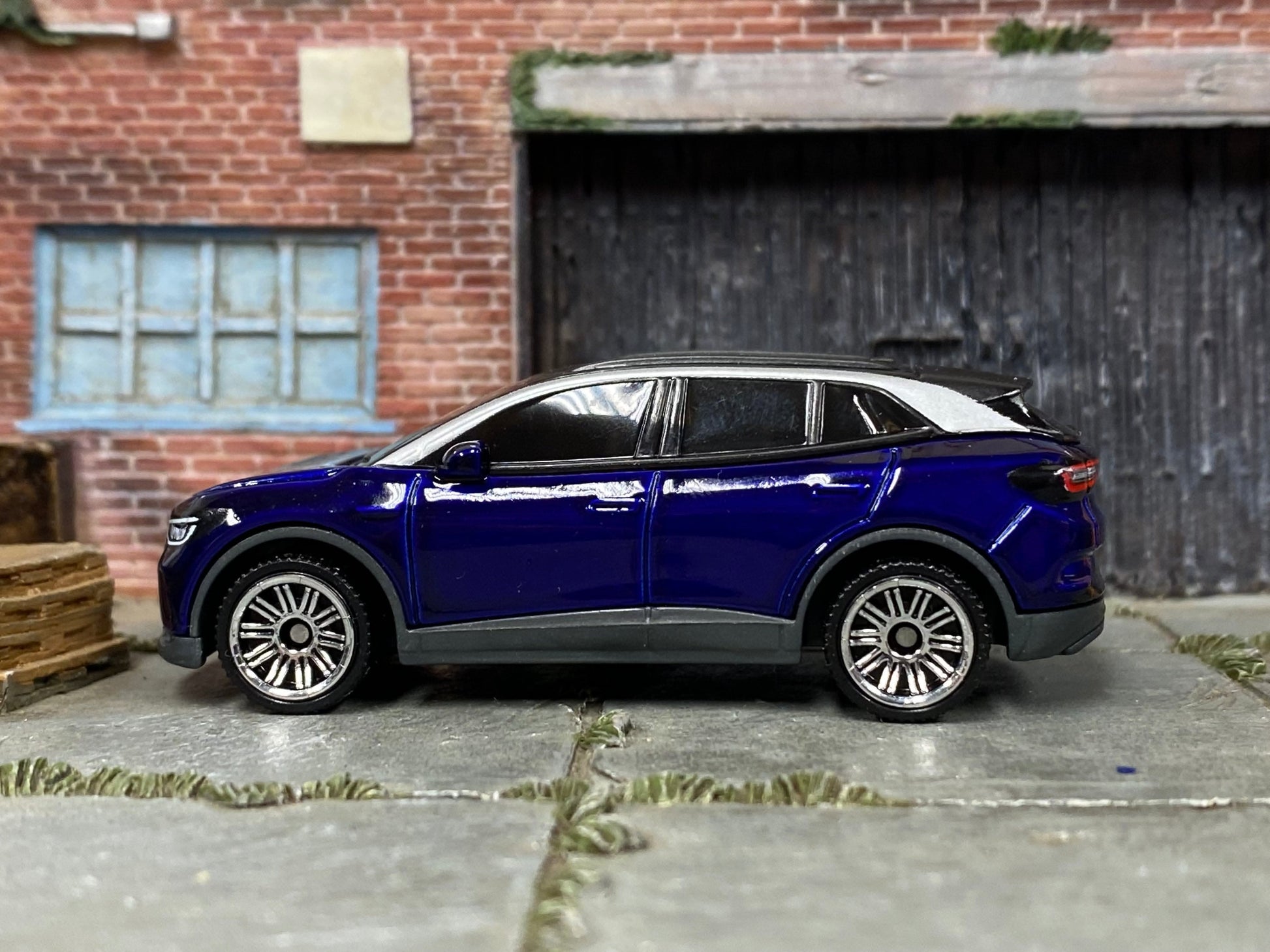 Loose Matchbox - Volkswagen Electric Vehicle 4 - Dark Blue