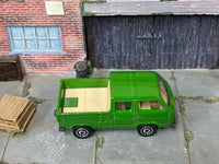 Matchbox VW Volkswagen Transporter Crew Cab Truck Green loose diecast - side profile detail shot