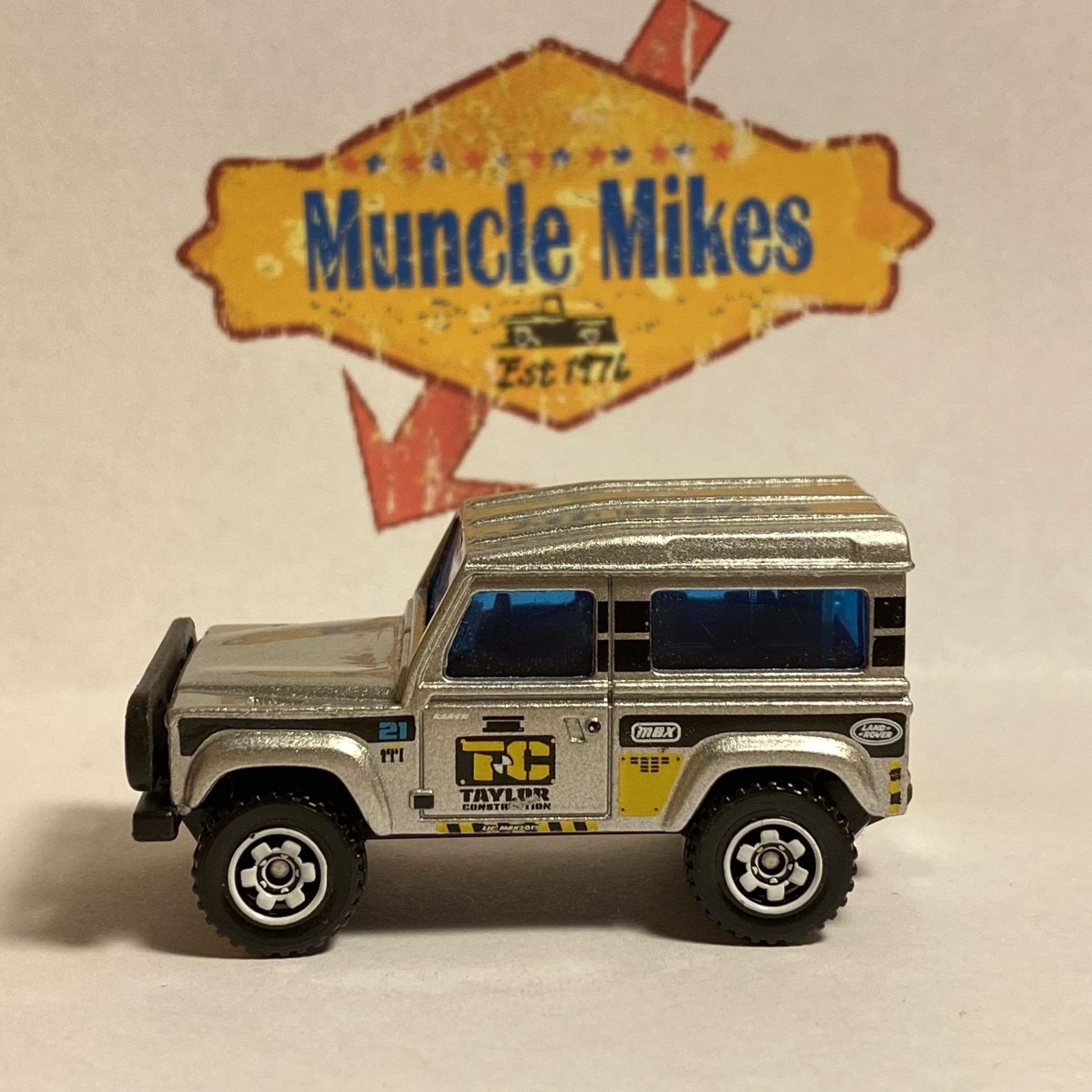Matchbox LAND ROVER Taylor Construction 1990 SILVER Die Cast metal Car Collectible