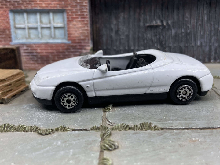 Welly Alfa Romeo Spider No. 2065, loose car with broken windshield, photo 1