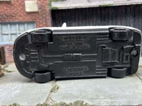 Loose Welly Alfa Romeo Spider No. 2065 with broken windshield, view 6